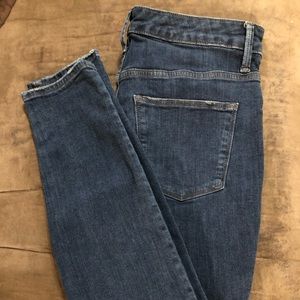 Women’s size 8 skinny jeans. Universal Thread.